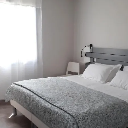 Calme Et A Apartman Jonzac